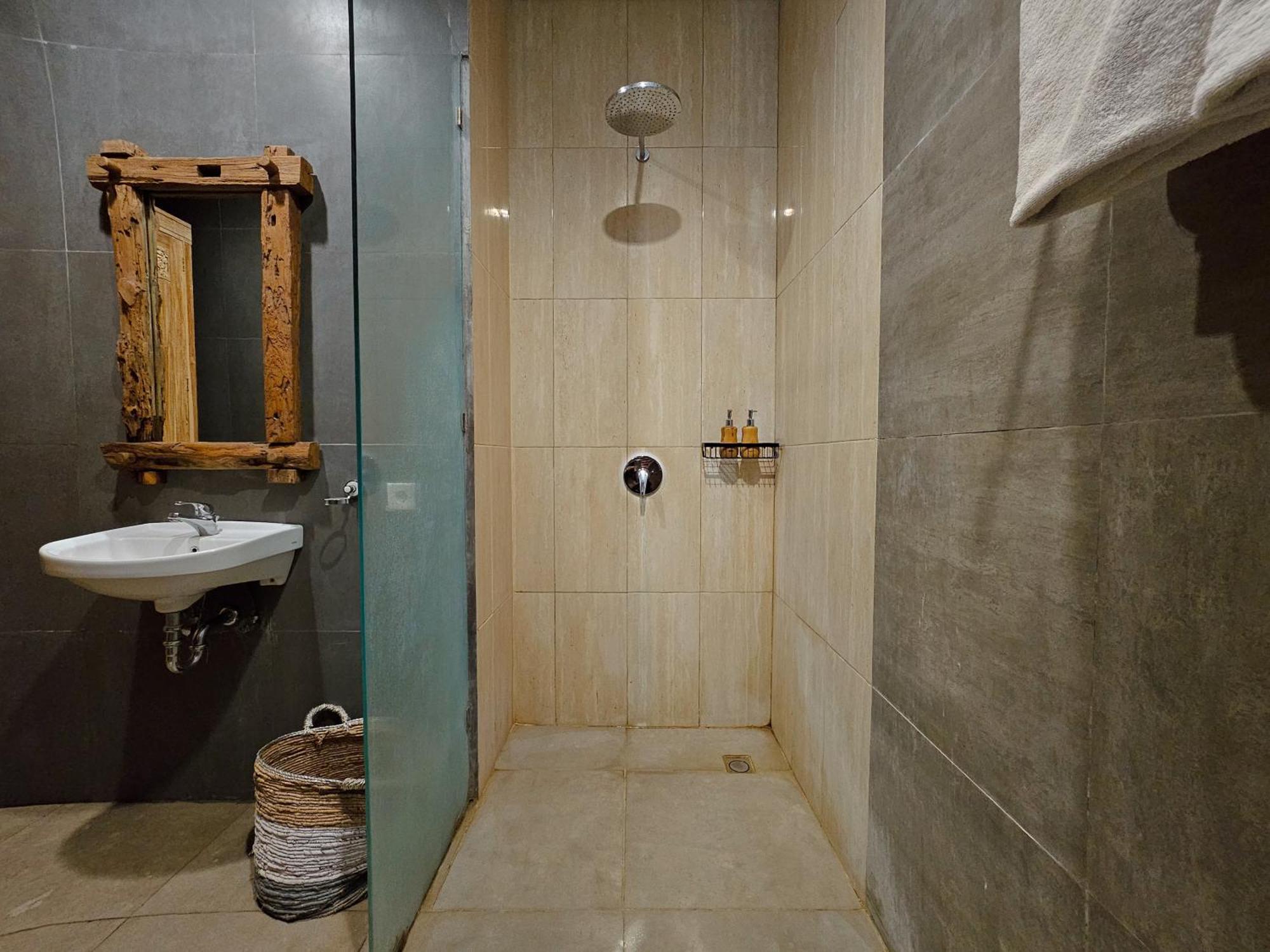 Lj Villa Canggu  Bilik gambar